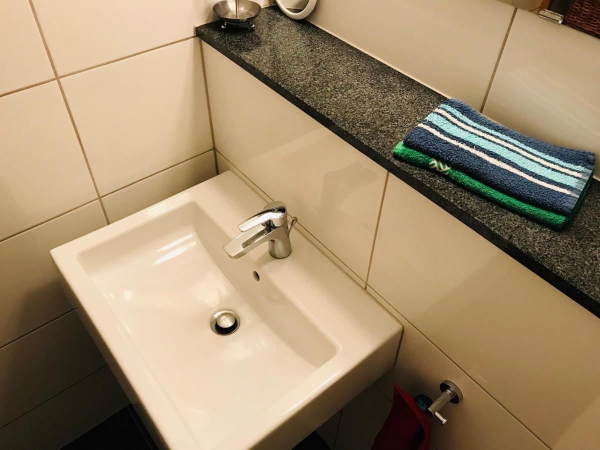 Messe Apartment Koeln West Екстериор снимка